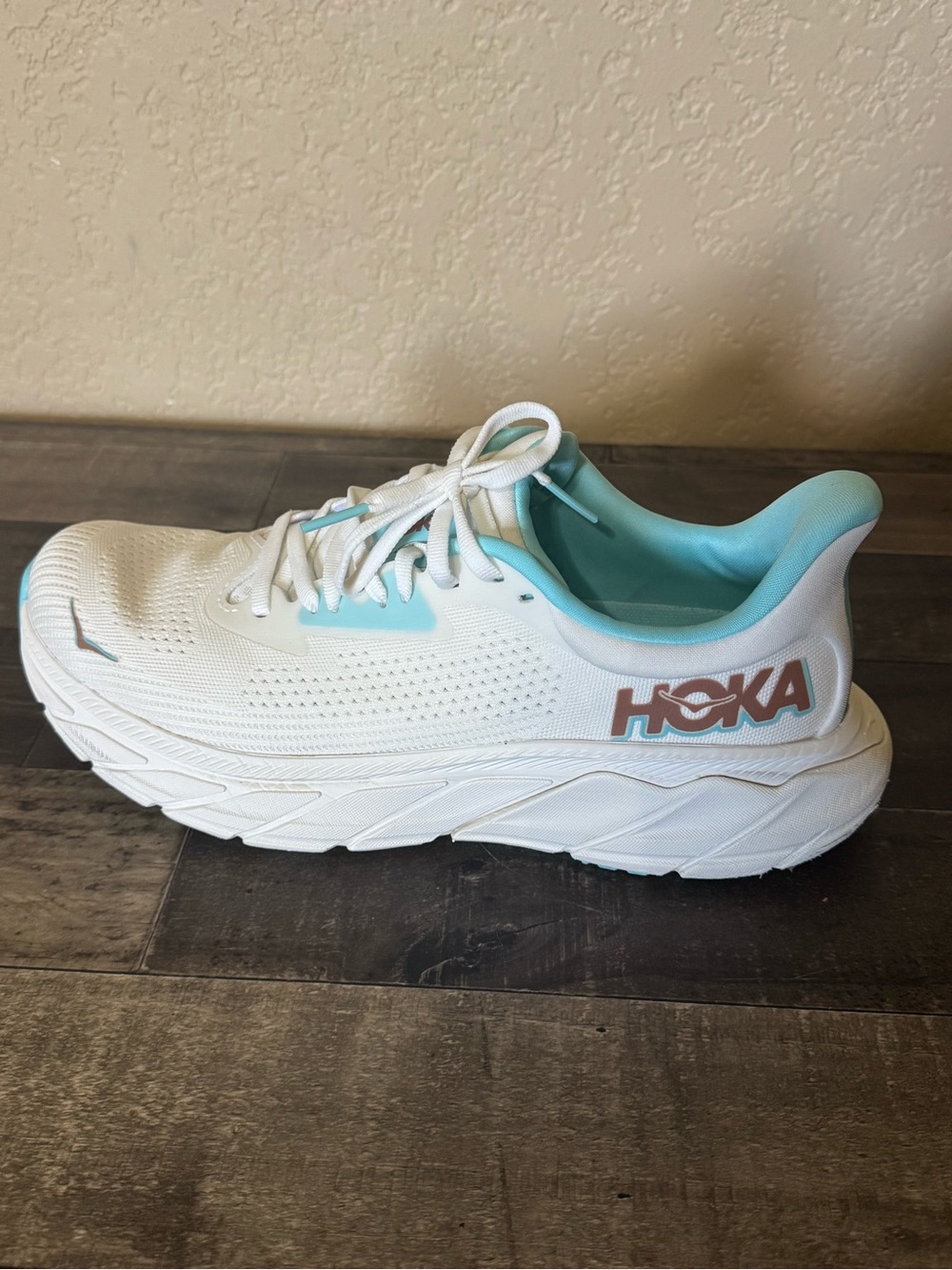 Hoka White Arahi 7 Women’s size 9B - Picture 5 of 11